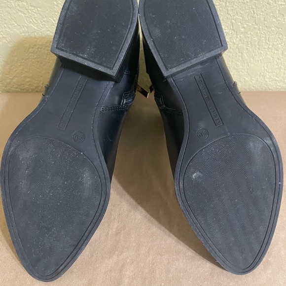 Tommy Hilfiger Women's Black Jimina Ankle Boot | 9.5 - Picture 7 of 8